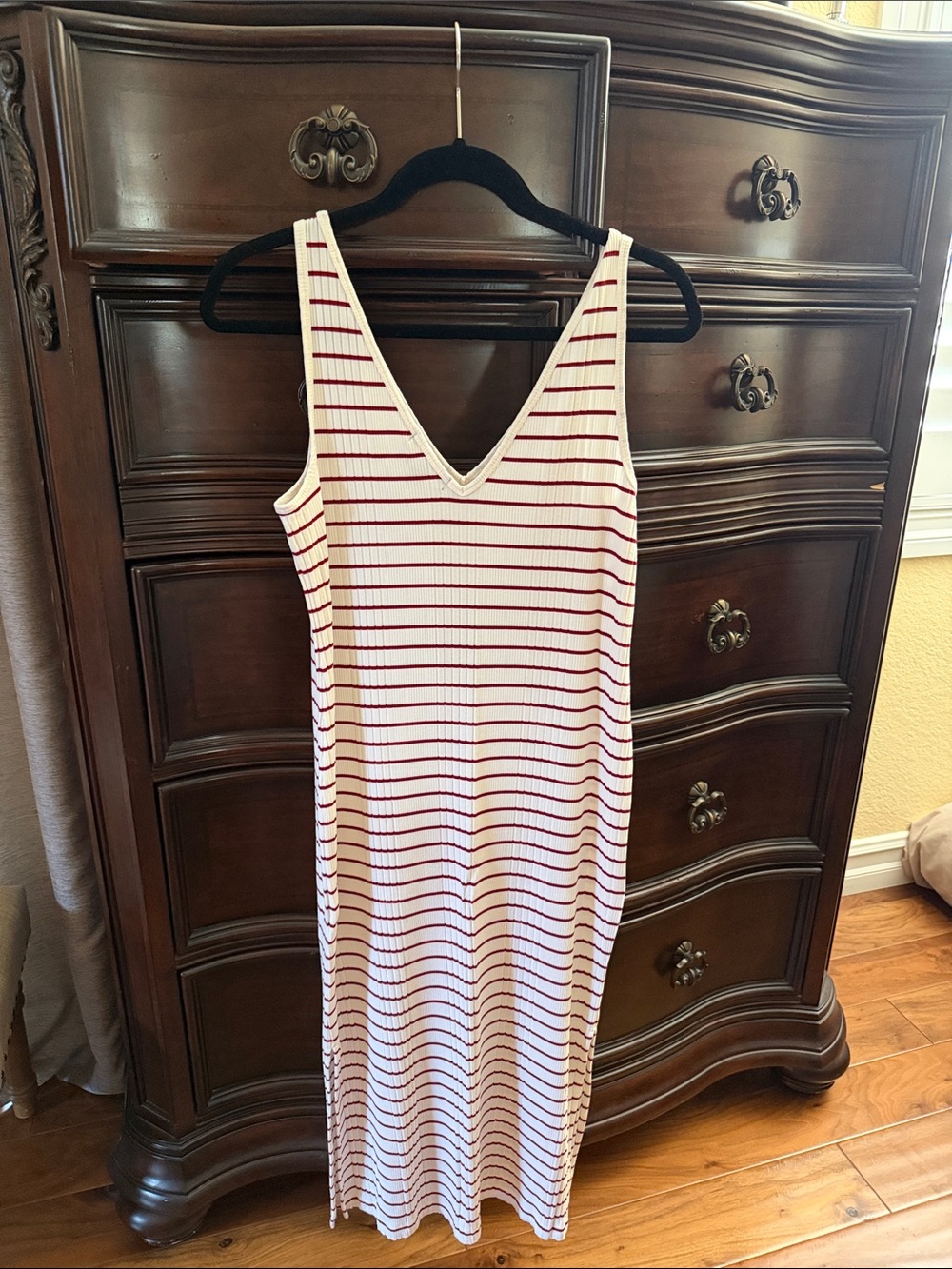 Banana Republic White Ribbed V-Neck Dress with Red Stripes with side slits